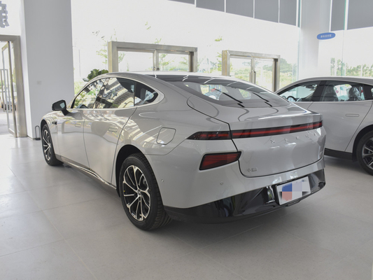 Découvrez la puissance des voitures électriques 2023 XPeng P7 Grand luxe et pour les conducteurs adultes