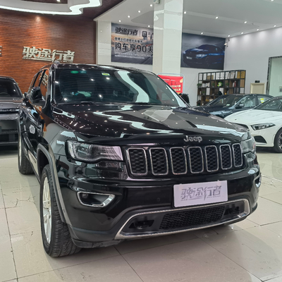 Jeep Grand Cherokee 2017 modèle 3.0L 4X4 AWD en parfait état couple maximal 200-300Nm