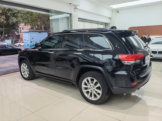 Jeep Grand Cherokee 2017 modèle 3.0L 4X4 AWD en parfait état couple maximal 200-300Nm
