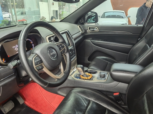 Jeep Grand Cherokee 2017 modèle 3.0L 4X4 AWD en parfait état couple maximal 200-300Nm
