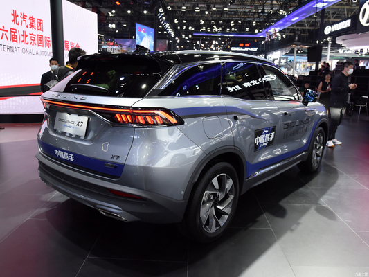 124 kW de puissance totale du moteur Baic Beijing X7 PHEV Plug in Hybrid SUV Voiture avec le volant gauche