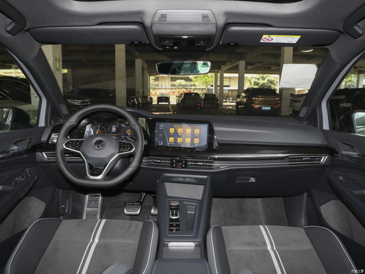 Améliorez votre voiture 2023 Golf Facelift 208 TSL DSG PRO Petit SUV avec lumière de jour LED