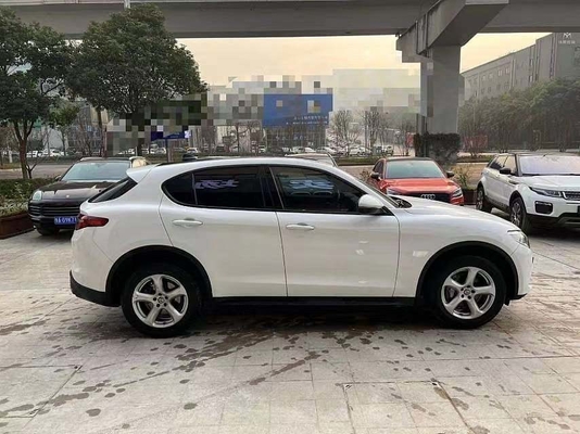 Capacité du réservoir 64L Alfa Romeo Stelvio Q4 Sport Suv en bon état Vitesse maximale 230KM/h