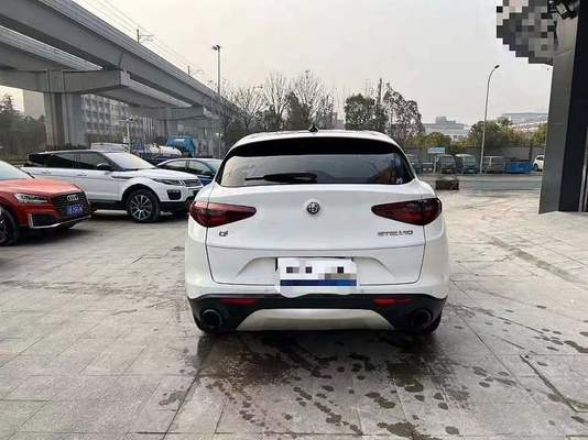 Capacité du réservoir 64L Alfa Romeo Stelvio Q4 Sport Suv en bon état Vitesse maximale 230KM/h