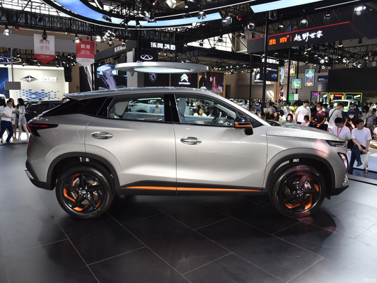 4400*1830*1588mm 2022 2023 SUV compact à essence 1.6T 197 HP 7 DCT Chery Omoda C5 5 voitures