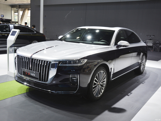 Hongqi H9 2.0T Sedan équipé de rétroviseur électrique et pour une conduite optimale