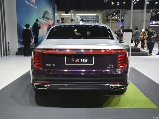 Hongqi H9 2.0T Sedan équipé de rétroviseur électrique et pour une conduite optimale