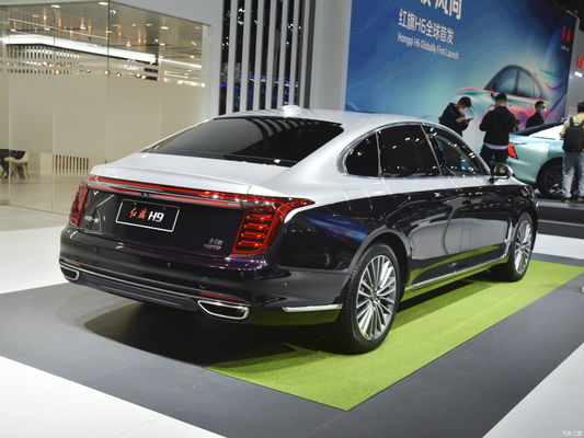 Hongqi H9 2.0T Sedan équipé de rétroviseur électrique et pour une conduite optimale