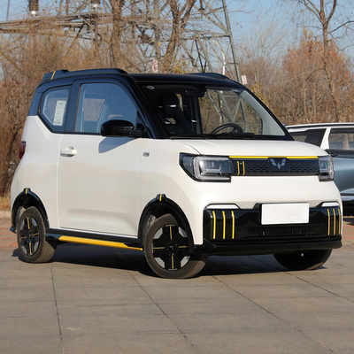Mini voitures électriques économiques Wuling Hongguang Mini EV phare LED 200km 300km