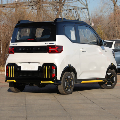 Mini voitures électriques économiques Wuling Hongguang Mini EV phare LED 200km 300km