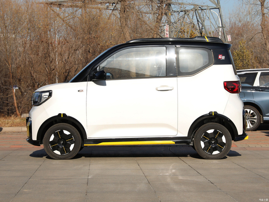 Mini voitures électriques économiques Wuling Hongguang Mini EV phare LED 200km 300km