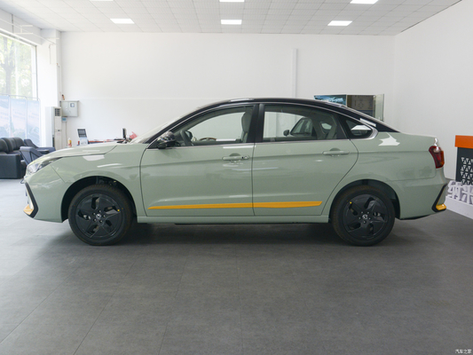En tant que photo 2023 Dongfeng Aeolus E70 Yizhi Version 420KM Durée de vie de la batterie Type de carburant hybride