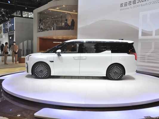 Ajustement du siège du copilote électrique 2022 Geely Zeekr 009 MPV WE ME 702KM 822KM EV Car
