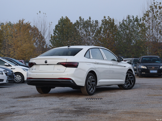 2023 Volkswagen Sagitar 300TSI DSG Leap Version Berline avec caméra arrière et climatisation automatique