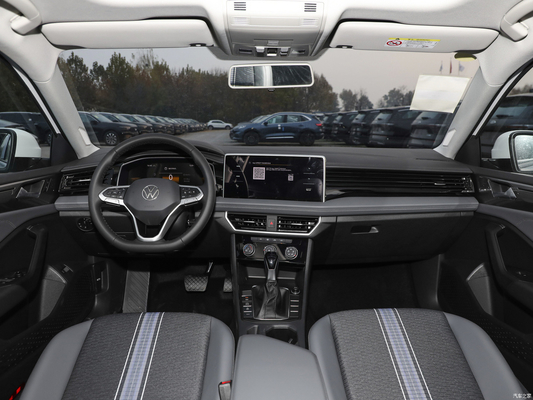 2023 Volkswagen Sagitar 300TSI DSG Leap Version Berline avec caméra arrière et climatisation automatique