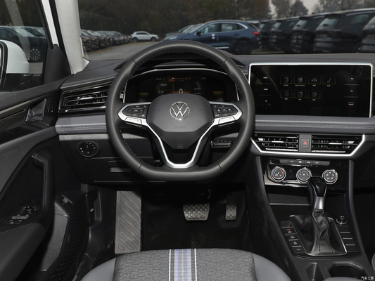 2023 Volkswagen Sagitar 300TSI DSG Leap Version Berline avec caméra arrière et climatisation automatique