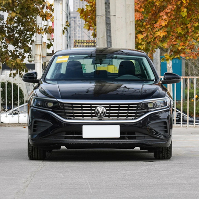 2024 Volkswagen Passat 280TSIM Business Edition 4 portes 5 sièges berline avec support de toit