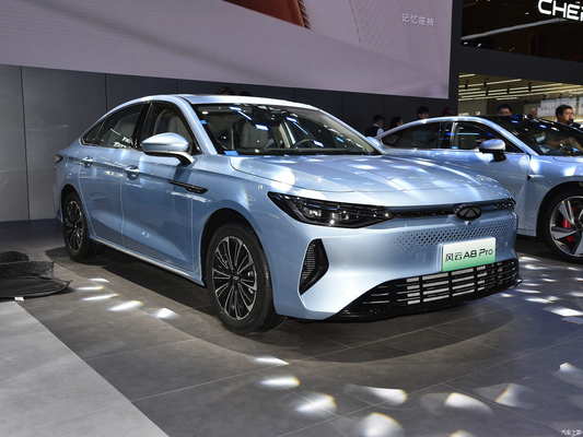 2024 Chery Fengyun A8 Véhicule électrique hybride rechargeable avec une autonomie purement électrique de 106 km