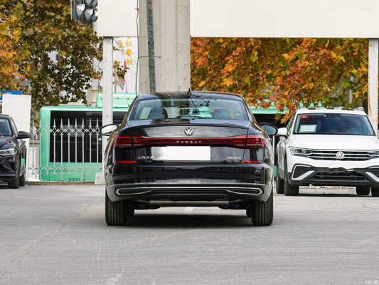 2024 Volkswagen Passat 280TSIM Business Edition 4 portes 5 sièges berline avec support de toit