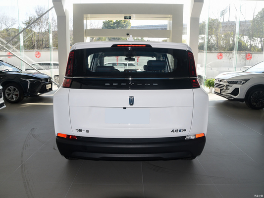 Débloquez la puissance du Pentium NAT A 419km Range MPV avec 140km / h vitesse maximale et 4 portes