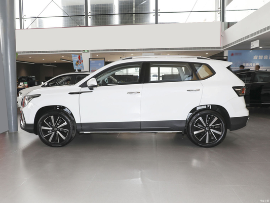 Le 2023 Volkswagen Tharu 300TSI 2WD Moon Version SUV avec climatisation automatique