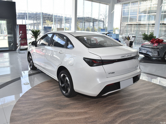 Beijing EU5 PLUS R500 Berline électrique avec une autonomie de 416 km et une puissance totale du moteur de 120 kW