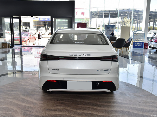 Beijing EU5 PLUS R500 Berline électrique avec une autonomie de 416 km et une puissance totale du moteur de 120 kW