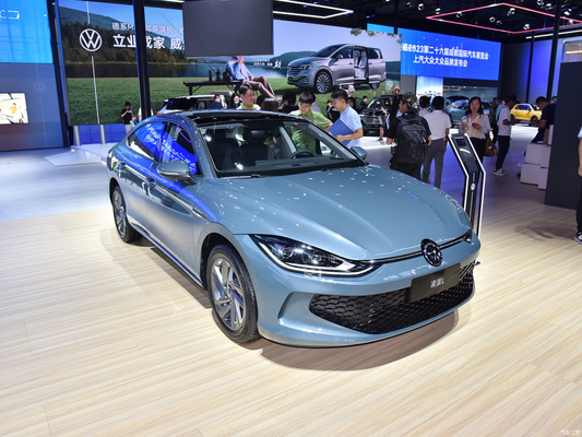 Euro VI Émission standard 2024 Volkswagen Lamando L 200TSI DSG Version à la mode à hayon