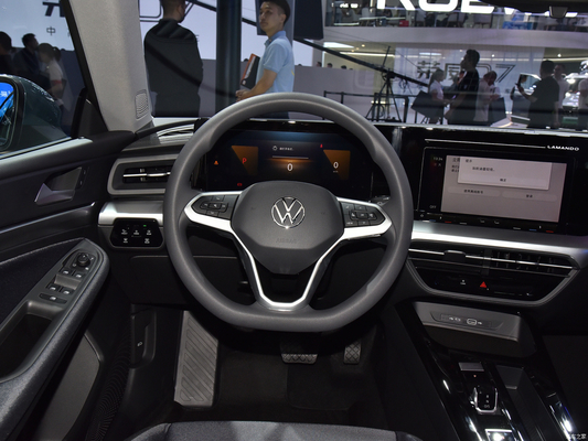 Euro VI Émission standard 2024 Volkswagen Lamando L 200TSI DSG Version à la mode à hayon
