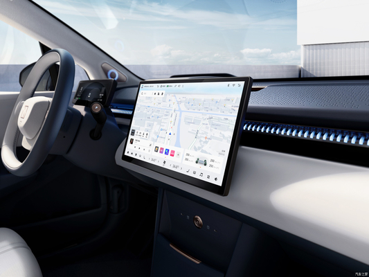 À gauche 2023 Geely Zeekr X You voiture électrique 4 roues motrices avec une autonomie de 500 km et 4 sièges