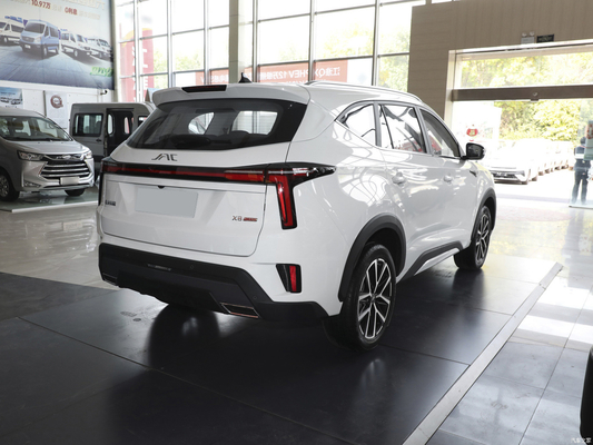 2024 Jac X8 Plus 7 places phare LED SUV à essence avec une capacité de réservoir de carburant de 50 à 80 litres