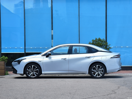 70 Zhijia GAC Aion S Plus Sedan 4810*1880*1515mm 510KM longue portée voiture électrique pour votre