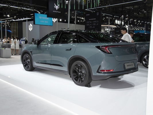 Énergie Baic Arcfox Alpha S 735E 160KW EV Voiture à grande vitesse Grand espace à gauche longue portée