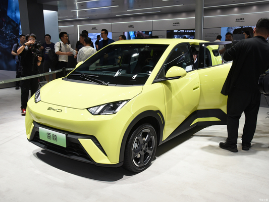 55 kW Puissance totale du moteur BYD Mouette volante Auto électrique EV Voiture électrique 405km CLTC