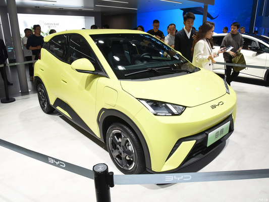 55 kW Puissance totale du moteur BYD Mouette volante Auto électrique EV Voiture électrique 405km CLTC