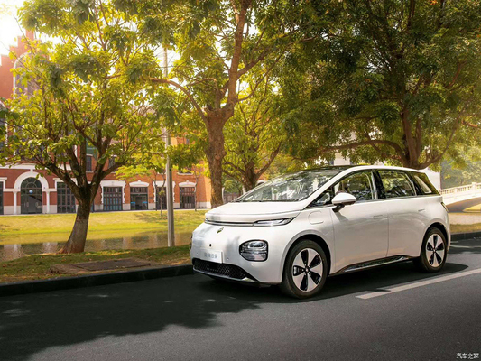 Vélo à gauche Mini Ev Hatchback Wuling Baojun Cloud Yunduo Pure voiture électrique à quatre portes à cinq places