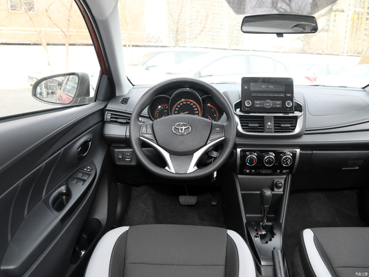 2022 Toyota YARiS L 1.5L climatiseur manuel leader PLUS petit SUV 4 portes 5 places