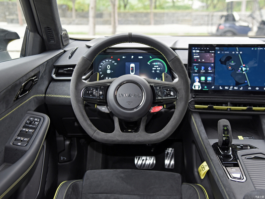 2023 Lynk Co 03 2.0TD Sedan automatique 5 sièges 5 airbags TPMS inclus Vitesse maximale 250KM