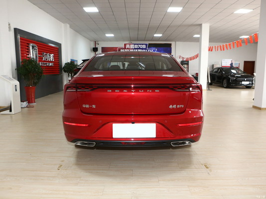 FAW Bestune B70 2.0T 1.5T 5 sièges Véhicules de milieu de gamme Turbo à gaz/essence Hatchback électrique