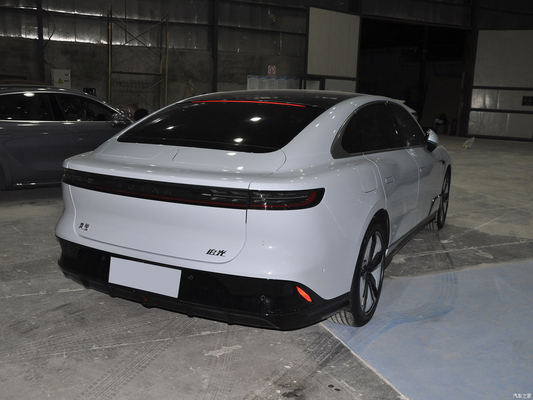 Capacité de longue portée 375 kW VOYAH 4 portes 5 places berline avec 730 km de portée CLTC