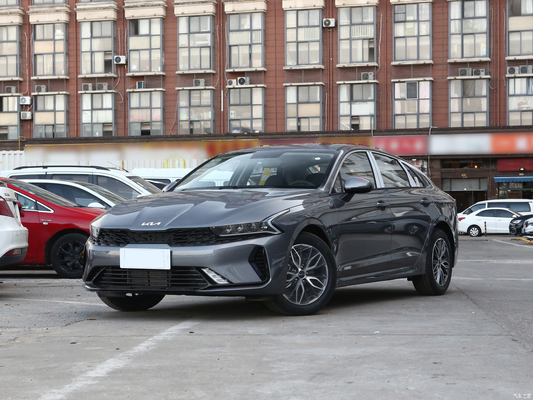 Suspension avant Macpherson présenté dans le 2021 Kia K5 270T CWD Mode Version Sedan