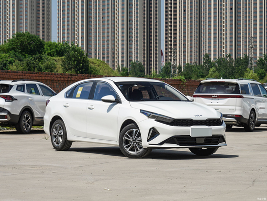 2023 Kia K3 Sedan phares LED moteur aspiré naturellement et faible consommation de carburant