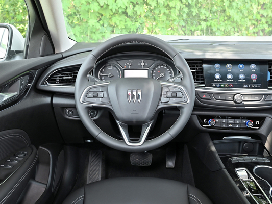 4904*1863*1461mm 2024 Buick Regal 25T Super Edition 4 portes 5 places voiture à essence avec ESC