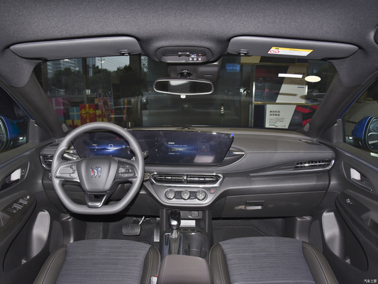 Buick Envista 1.5T 5 portes 5 places Voiture de transport avec R18 Taille du pneu et écran tactile