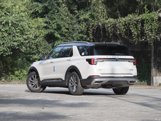 Débloquez la puissance du 2023 ECOBOOST 285 SUV turbo moteur 6 places et traction arrière