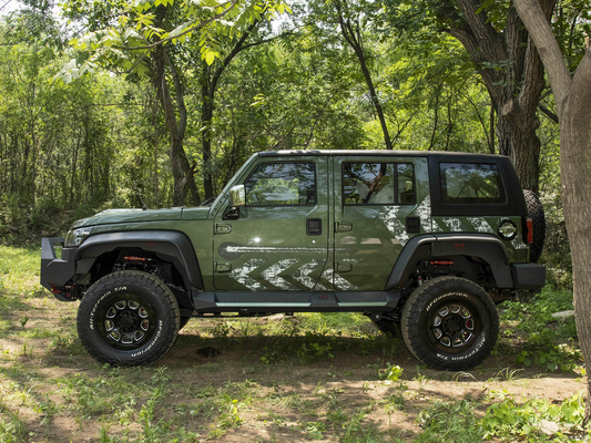 2024 BAIC BJ40 Camion tout-terrain multifonctionnel avec rétroviseur électrique et ESC