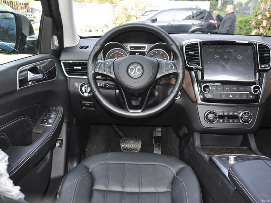2023 Baic BJ90SUV 3.0T fabriqué à Shanhe Classic Supreme Edition TPMS et ESC installé