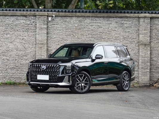 À gauche GAC Trumpchi ES9 PHEV 143KM MAX SUV hybride rechargeable 2.0T SUV à 7 places 2023