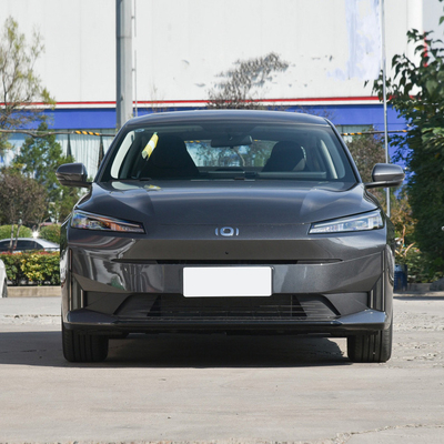 Type de carburant Hybride Changan A05 Hybride rechargeable 5 places Trois boîtes 2024