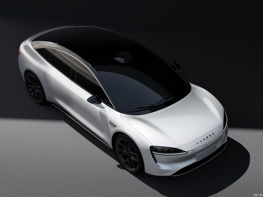 210 KM/h Vitesse maximale Huawei Chery LUXEED S7 Electric Auto Sedan 4 portes 5 places Hybrid